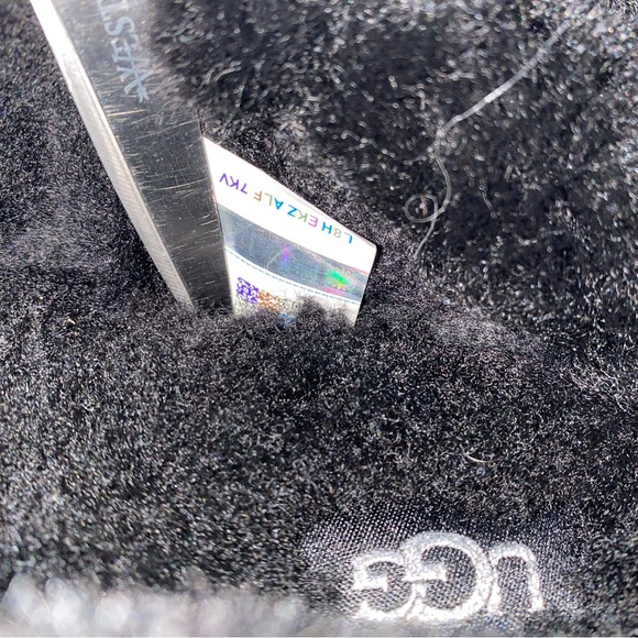 UGG slippers size 10 New - Picture 8 of 10